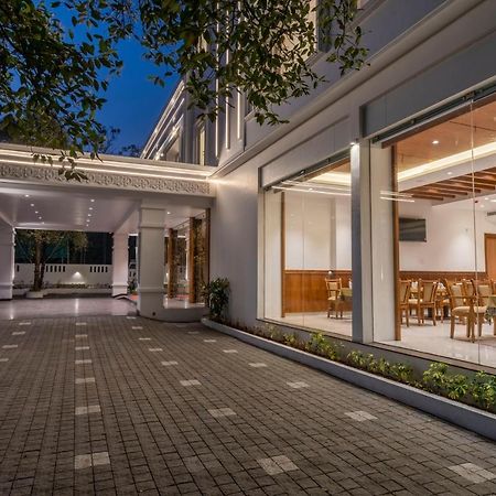 Hotel Panoramic Kochi Bagian luar foto