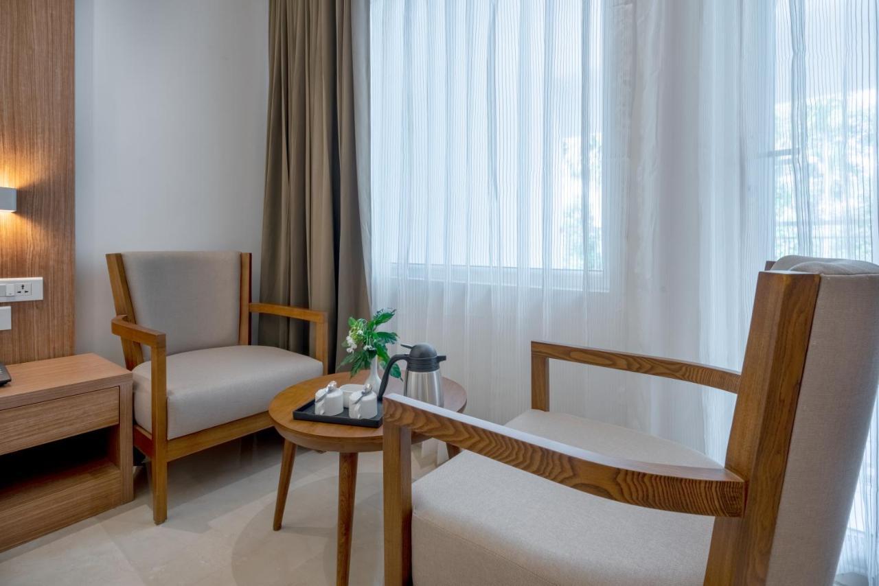 Hotel Panoramic Kochi Bagian luar foto